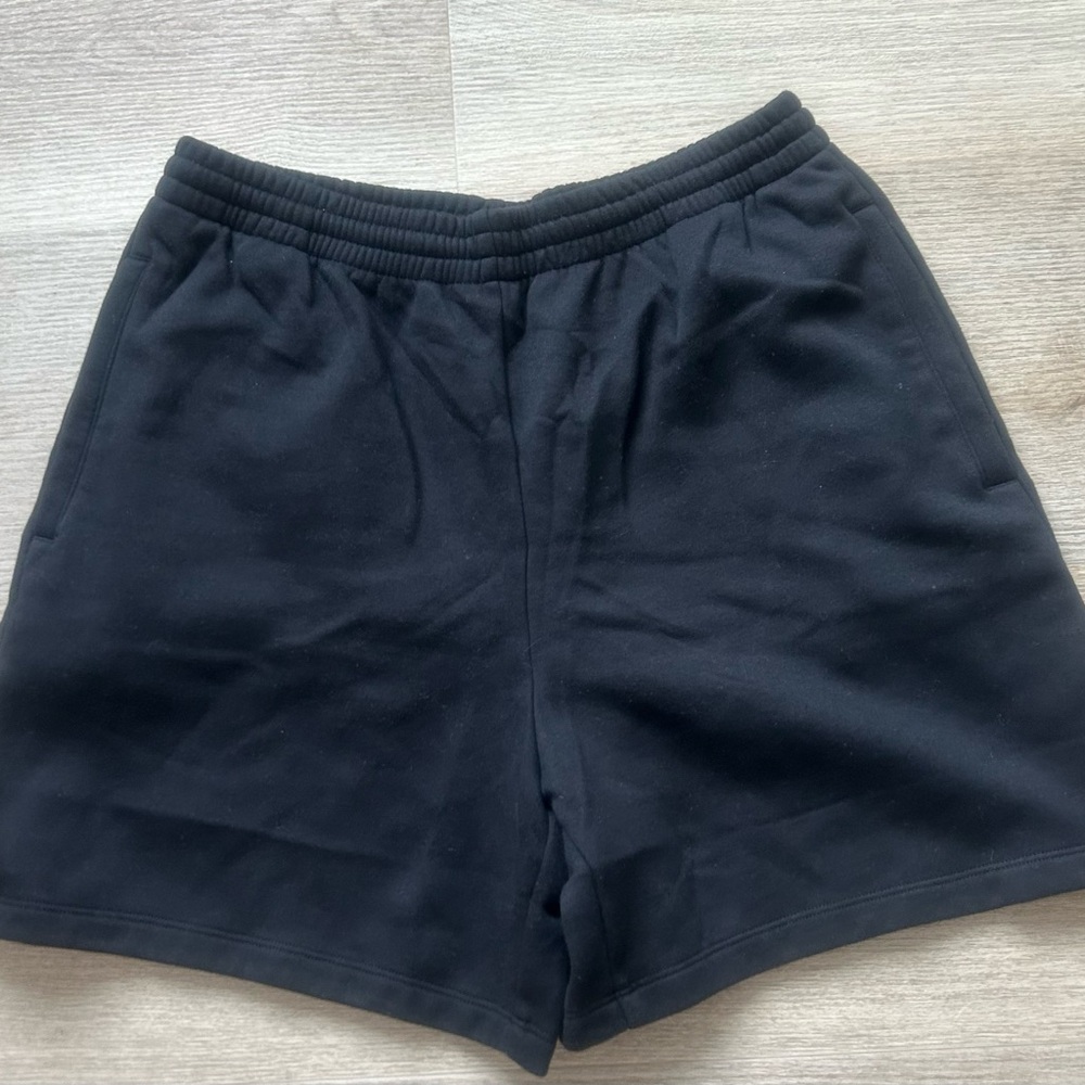 SKIMS Cotton Fleece Boyfriend Shorts. Size Small NWT